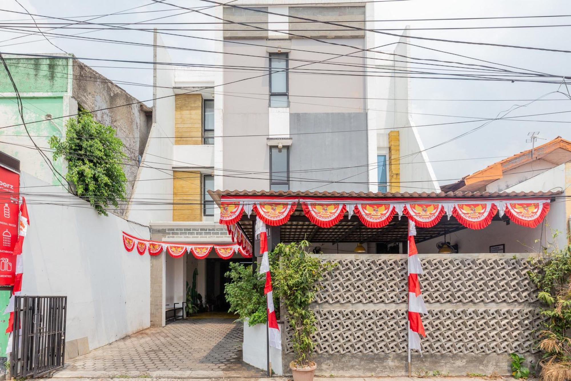 Reddoorz Plus Syariah Near Mall Pondok Indah Dżakarta Zewnętrze zdjęcie